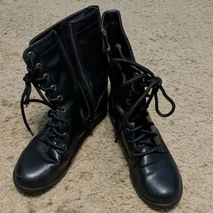 Slip resistant boots